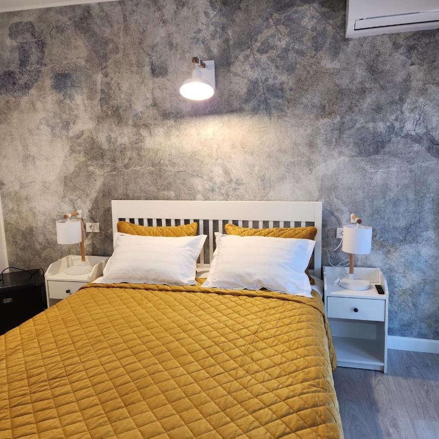 My Room Accommodation Curtea De Arges Exterior photo